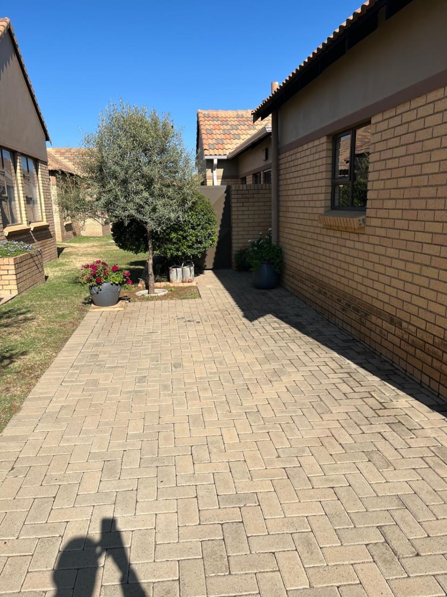 2 Bedroom Property for Sale in Helicon Heights Free State